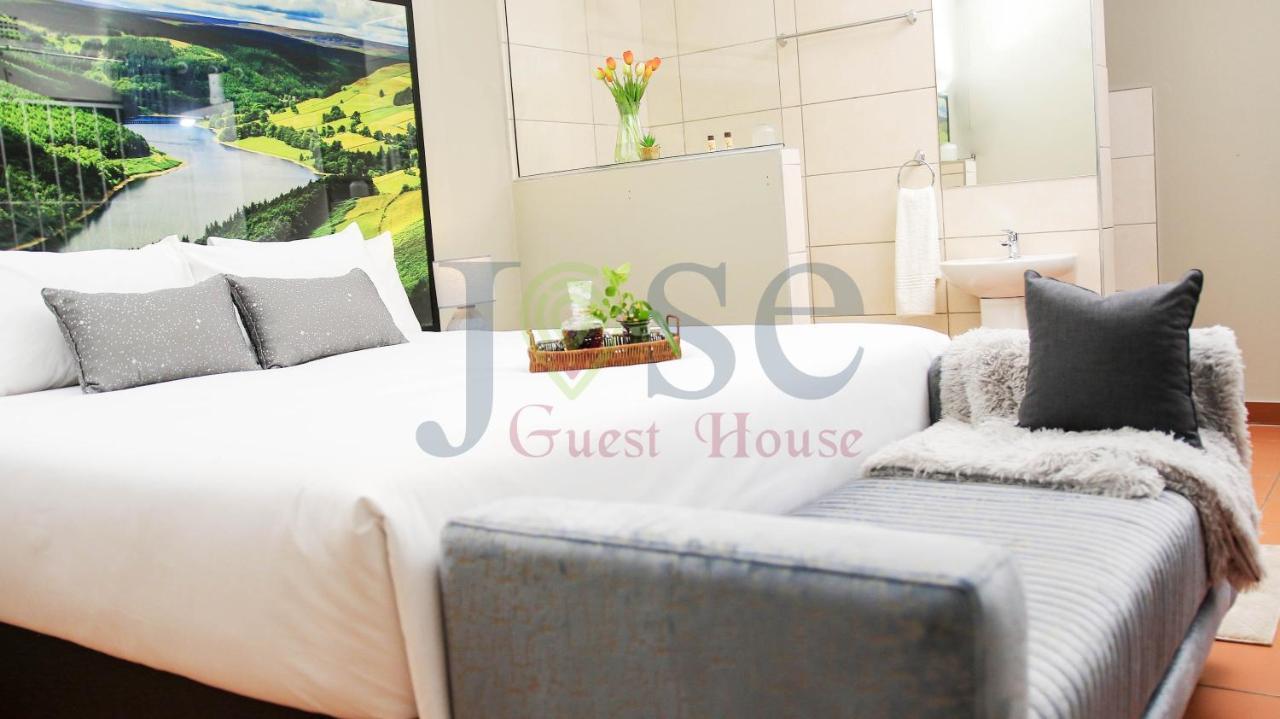 Jose Guesthouse Kempton Park Esterno foto